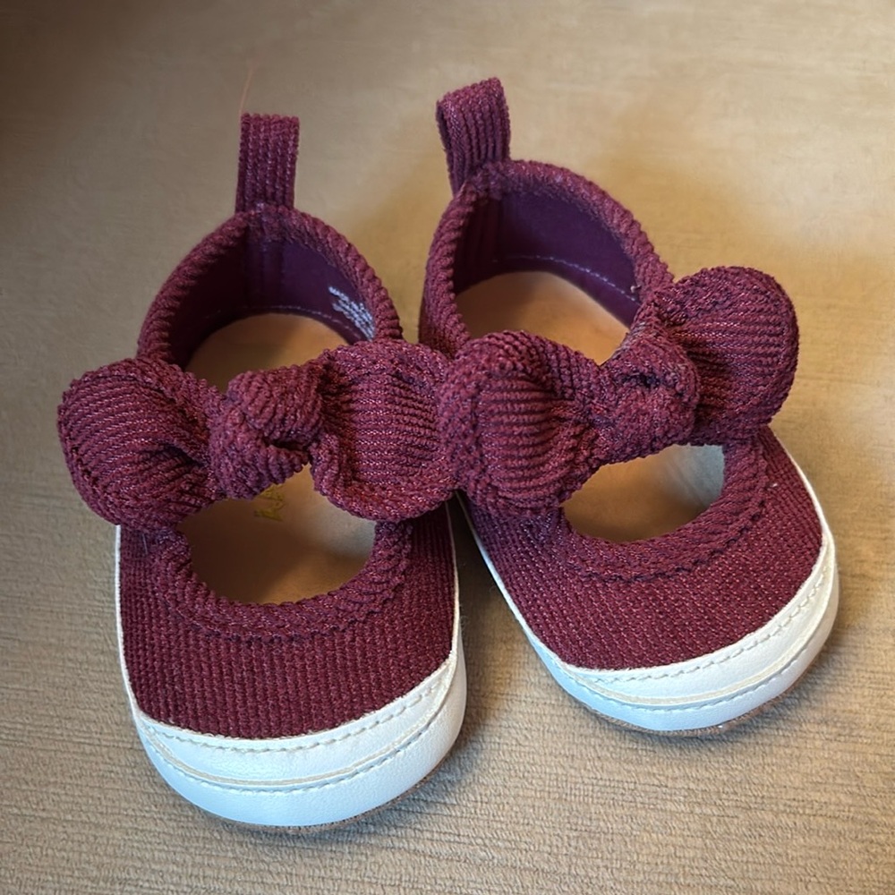 Oshkosh Burgundy Baby Shoes with Bow size 1